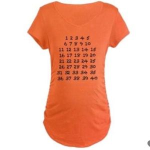 Fun maternity countdown tee—NWOT